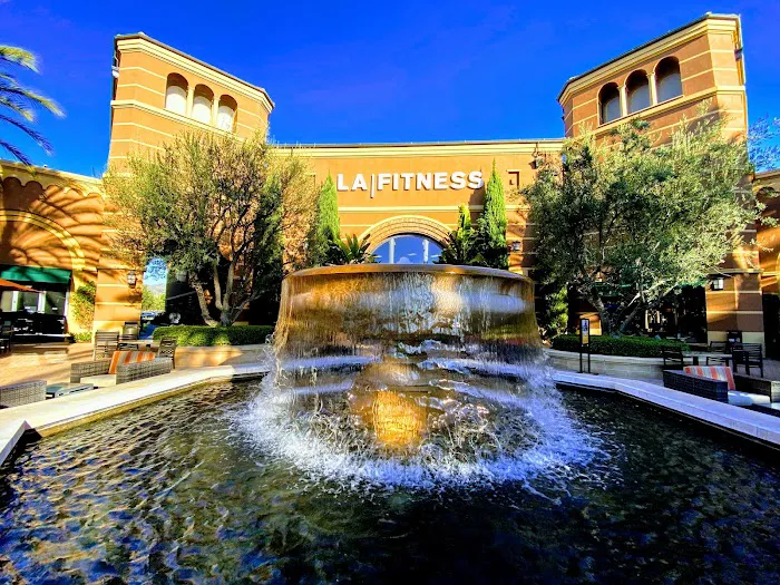 LA Fitness Picture 9