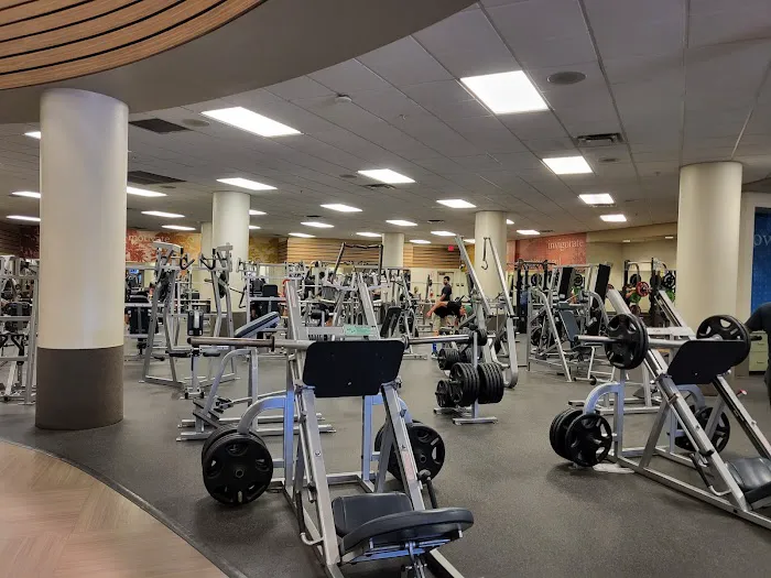 LA Fitness Picture 5