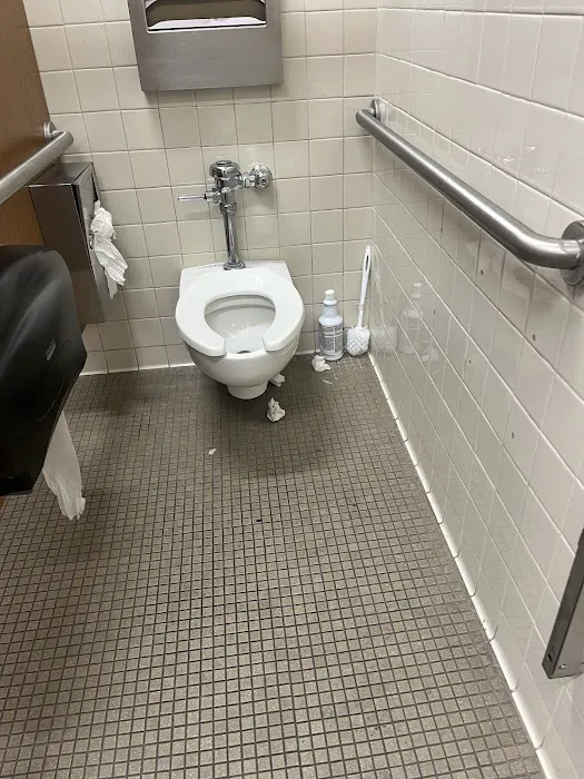 24 Hour Fitness Picture 5