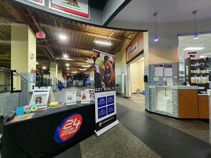 24 Hour Fitness Picture 7