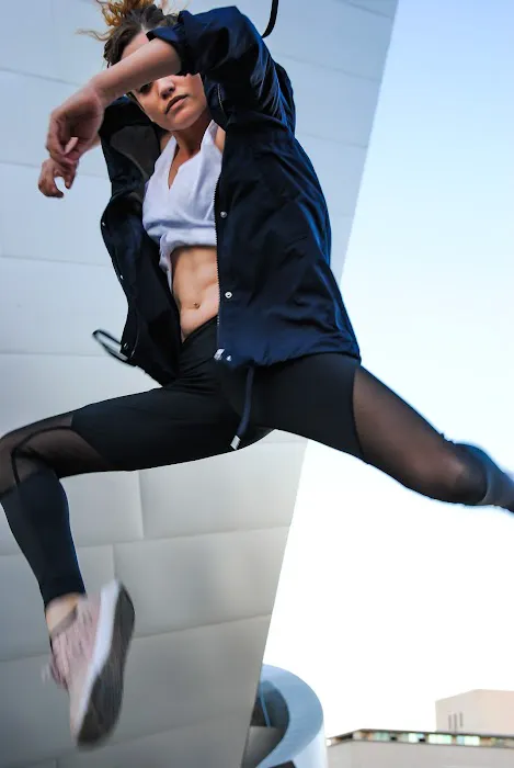 AVENIR-HOLLYWOOD Picture 1