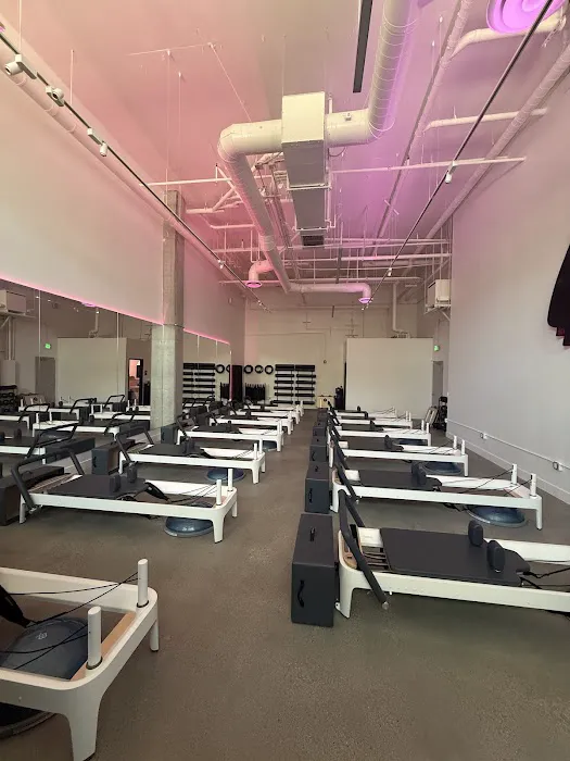 AVENIR-HOLLYWOOD Picture 2