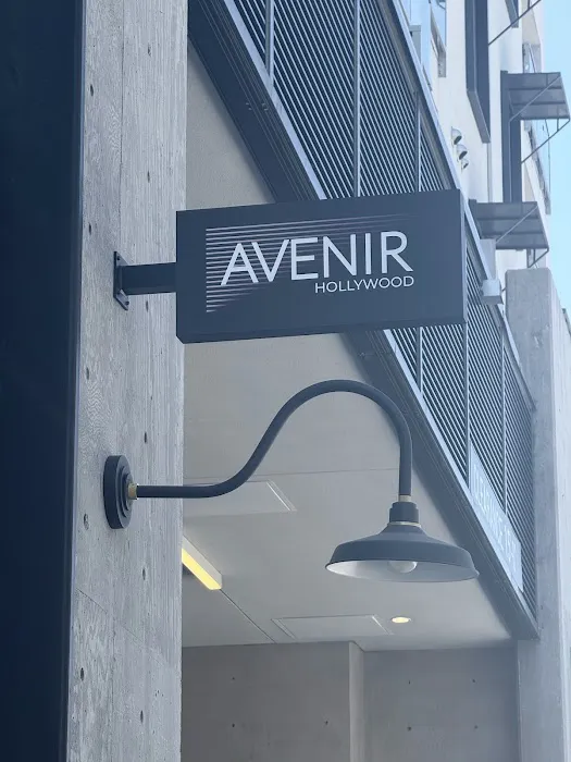 AVENIR-HOLLYWOOD Picture 4
