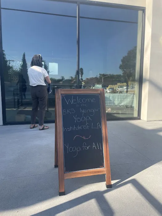 B. K. S. Iyengar Yoga Institute of Los Angeles Picture 2