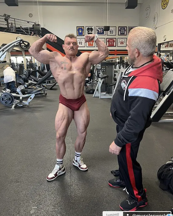 Titen Fitness, LA Picture 7