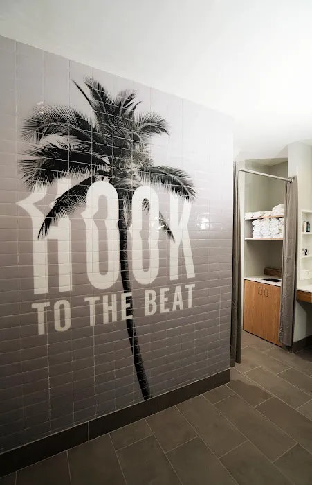 BoxUnion Robertson Picture 6