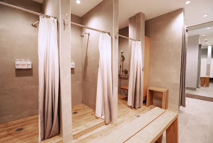 BoxUnion Robertson Picture 8