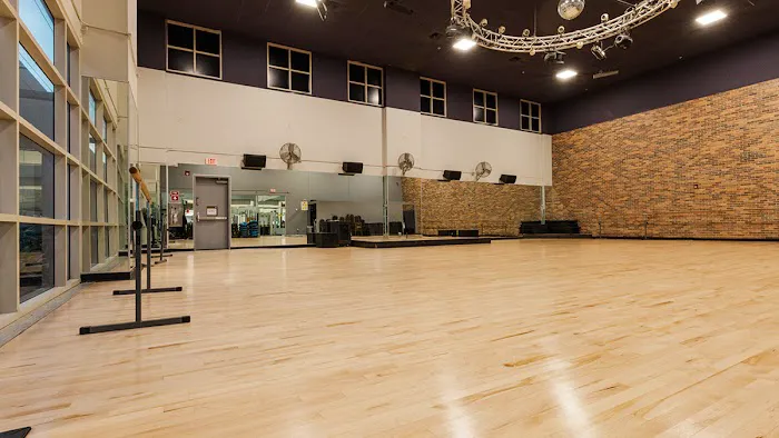 24 Hour Fitness Picture 7