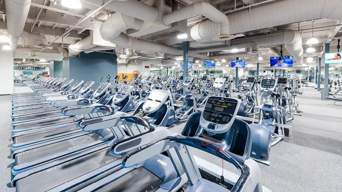 24 Hour Fitness Picture 2