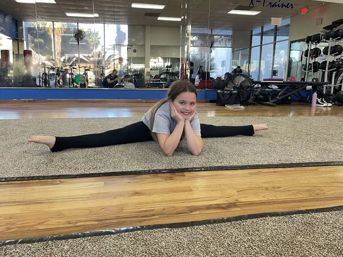 Kid's Rhythmic Gymnastics , stretching for kids Picture 4