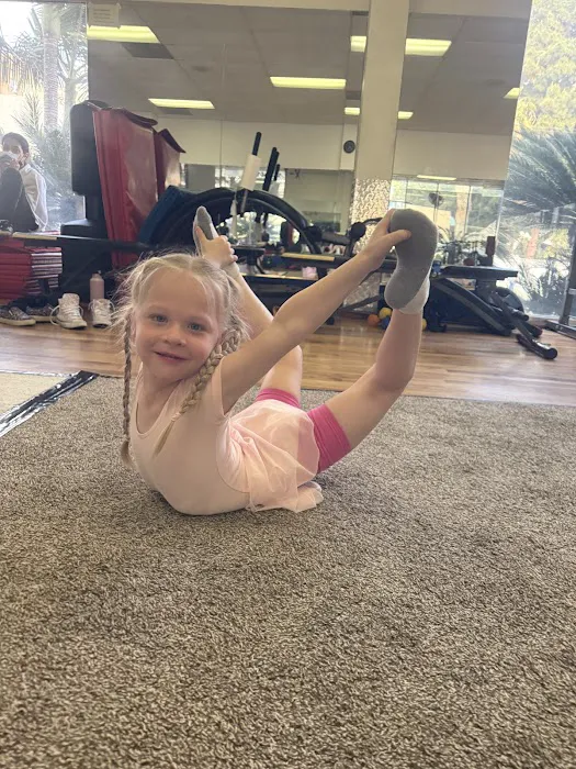 Kid's Rhythmic Gymnastics , stretching for kids Picture 5