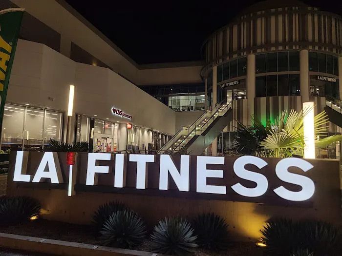 LA Fitness Picture 1