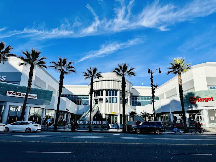 LA Fitness Picture 9