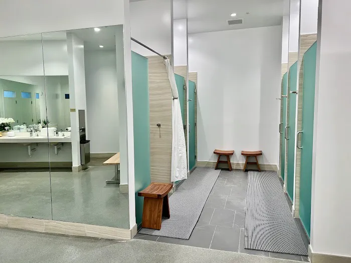 Hot 8 Yoga Picture 2