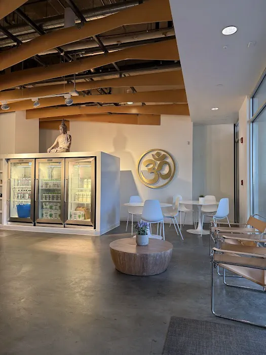 Hot 8 Yoga Picture 7