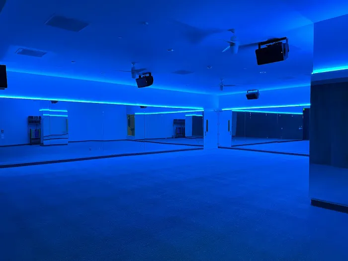 Hot 8 Yoga Picture 6