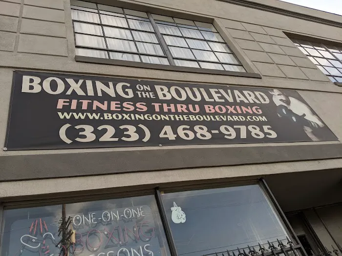 Boxing on the Boulevard Picture 8