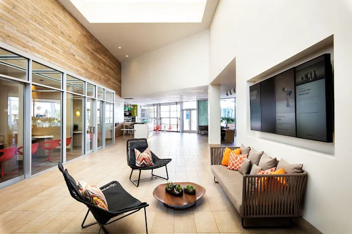 Equinox Marina Del Rey Picture 3