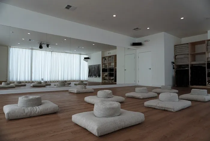 CEREMNY a multidimensional wellness space Picture 4