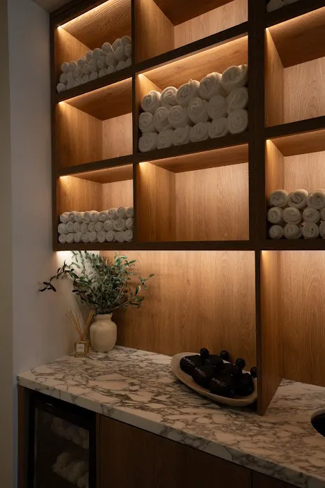 BE KIND STUDIOS PILATES | WEST HOLLYWOOD Picture 4