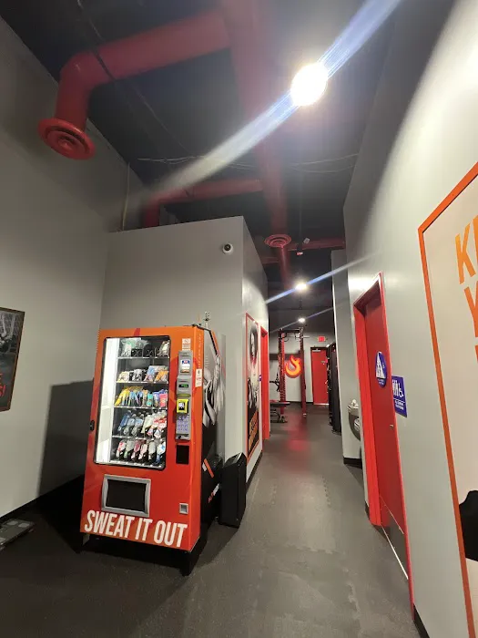 HOTWORX - La Verne, CA Picture 1