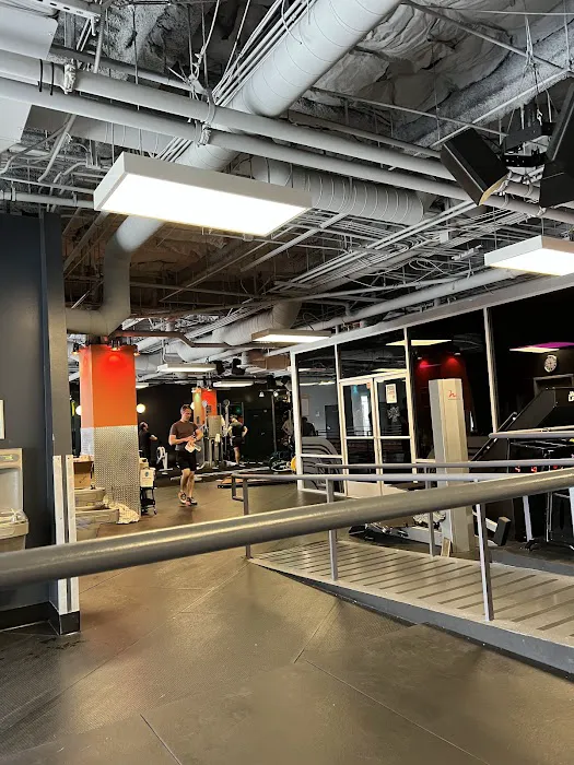 Crunch Fitness - West Hollywood Picture 9