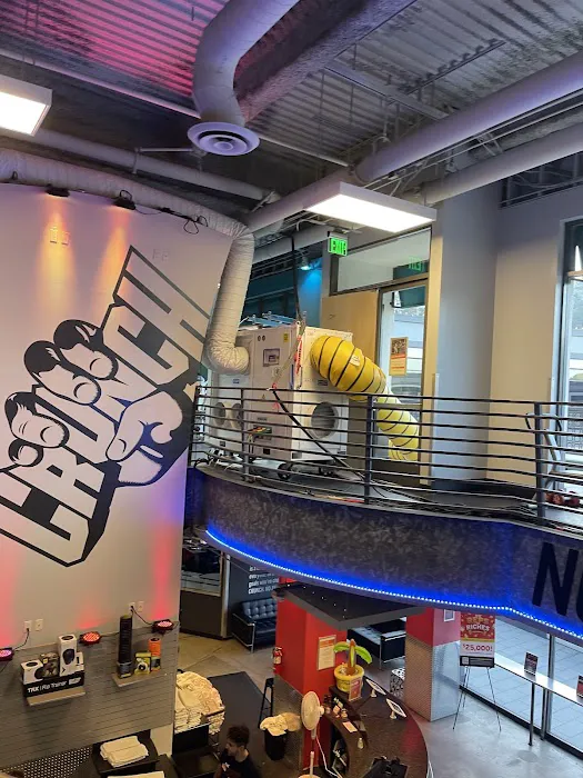 Crunch Fitness - West Hollywood Picture 10