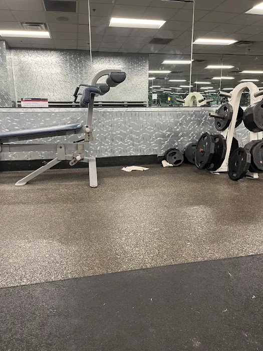 24 Hour Fitness Picture 5