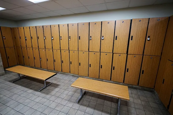 24 Hour Fitness Picture 9