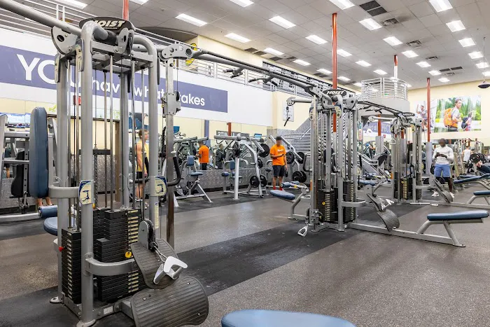 24 Hour Fitness Picture 8