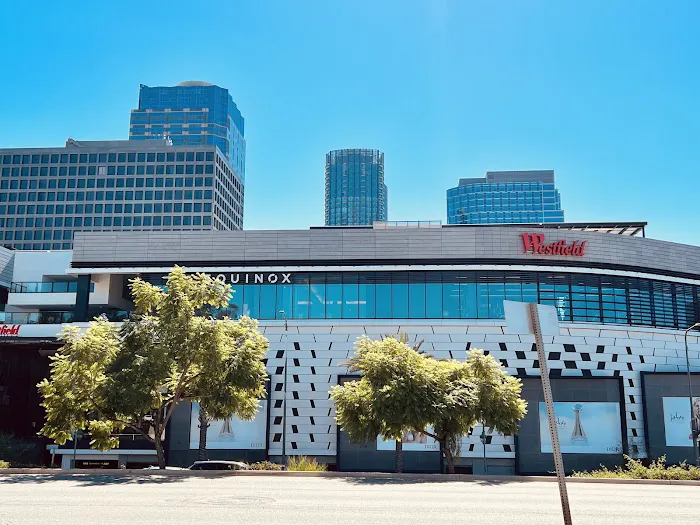 Equinox Century City Picture 3