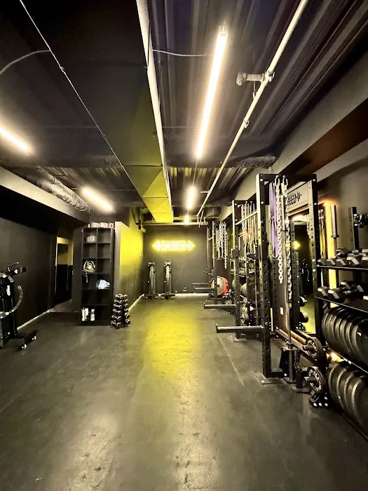 Racked Studio - Newport Beach Picture 4