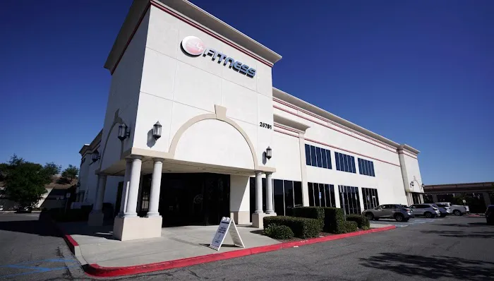 24 Hour Fitness Picture 2