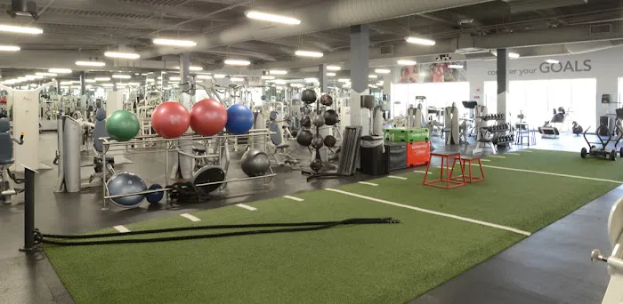 24 Hour Fitness Picture 10