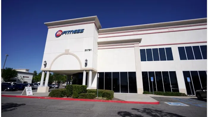 24 Hour Fitness Picture 4