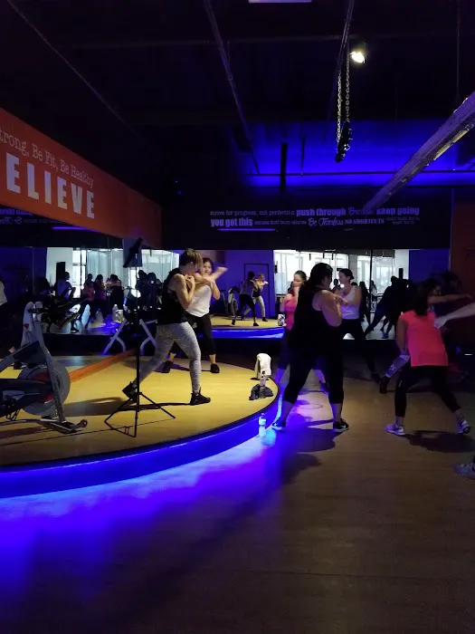 Hard Core Fitness Studio Picture 3