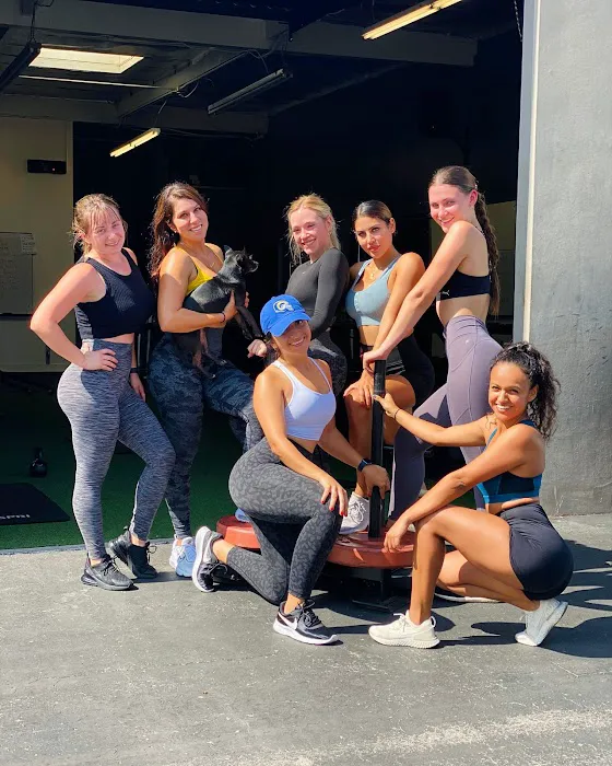 Undisputed - Women's Gym Picture 1