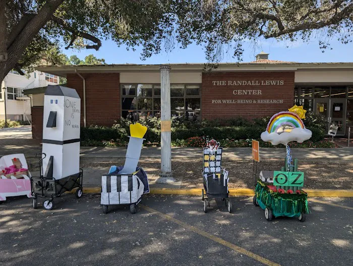 Randall Lewis Center for Well-Being and Research Picture 4