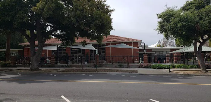 Randall Lewis Center for Well-Being and Research Picture 2