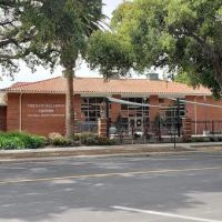 Randall Lewis Center for Well-Being and Research ico