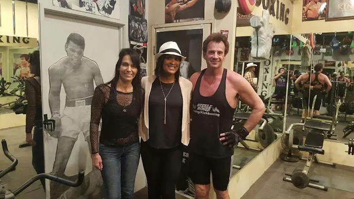 Steele Boxer Picture 4