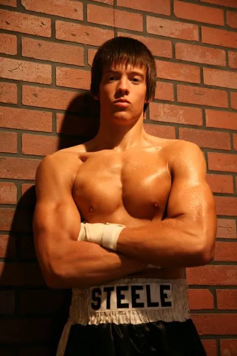 Steele Boxer Picture 3