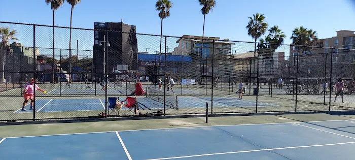Muscle Beach Venice Gym Picture 8