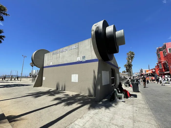 Muscle Beach Venice Outdoor Gym Picture 1
