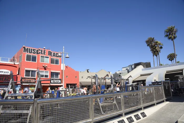 Muscle Beach Venice Outdoor Gym Picture 2