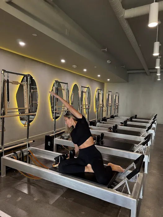 Hot Pilates Reformer Picture 3