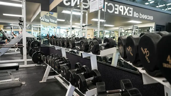 24 Hour Fitness Picture 9