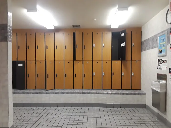 24 Hour Fitness Picture 7