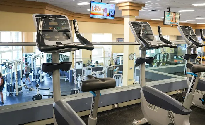 24 Hour Fitness Picture 4