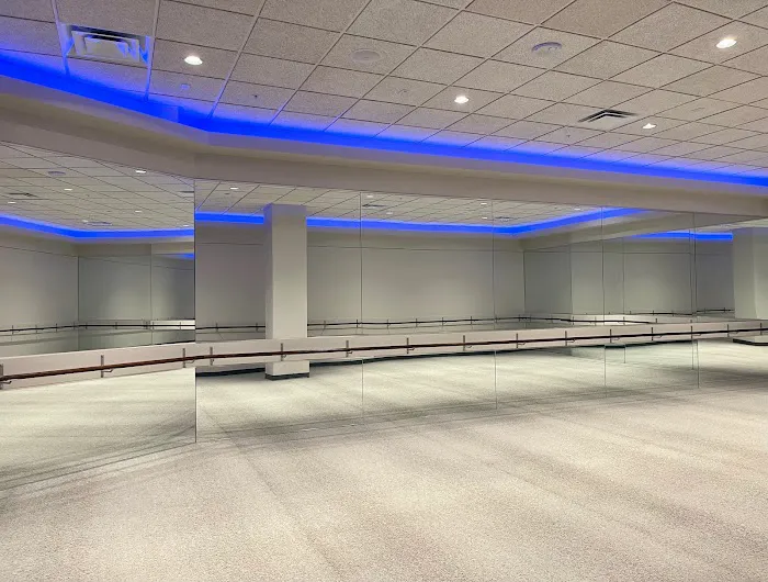 Hot 8 Yoga Picture 3